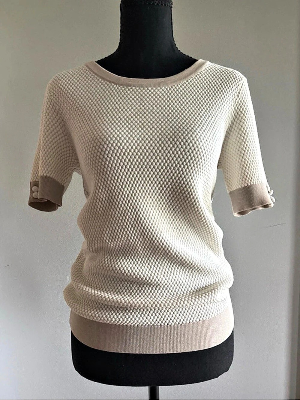 Two Twenty Five Textured Short Sleeve Sweater Size Small Like New